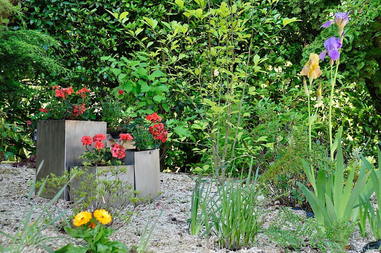 Au Jardin De Lisa Bed & Breakfast Cherreau Eksteriør bilde