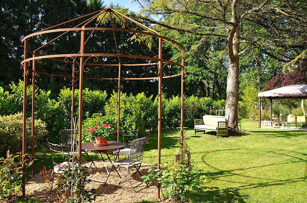 Au Jardin De Lisa Bed & Breakfast Cherreau Eksteriør bilde